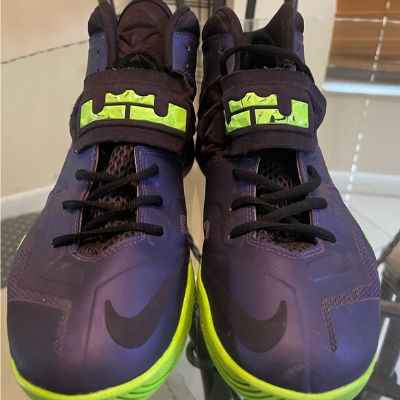 Nike LeBron Zoom 599264 - Picture 3 of 6